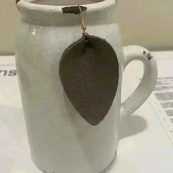 Handmade Leaf Dangle Leather Teardrop Earrings - Picture 2 of 4